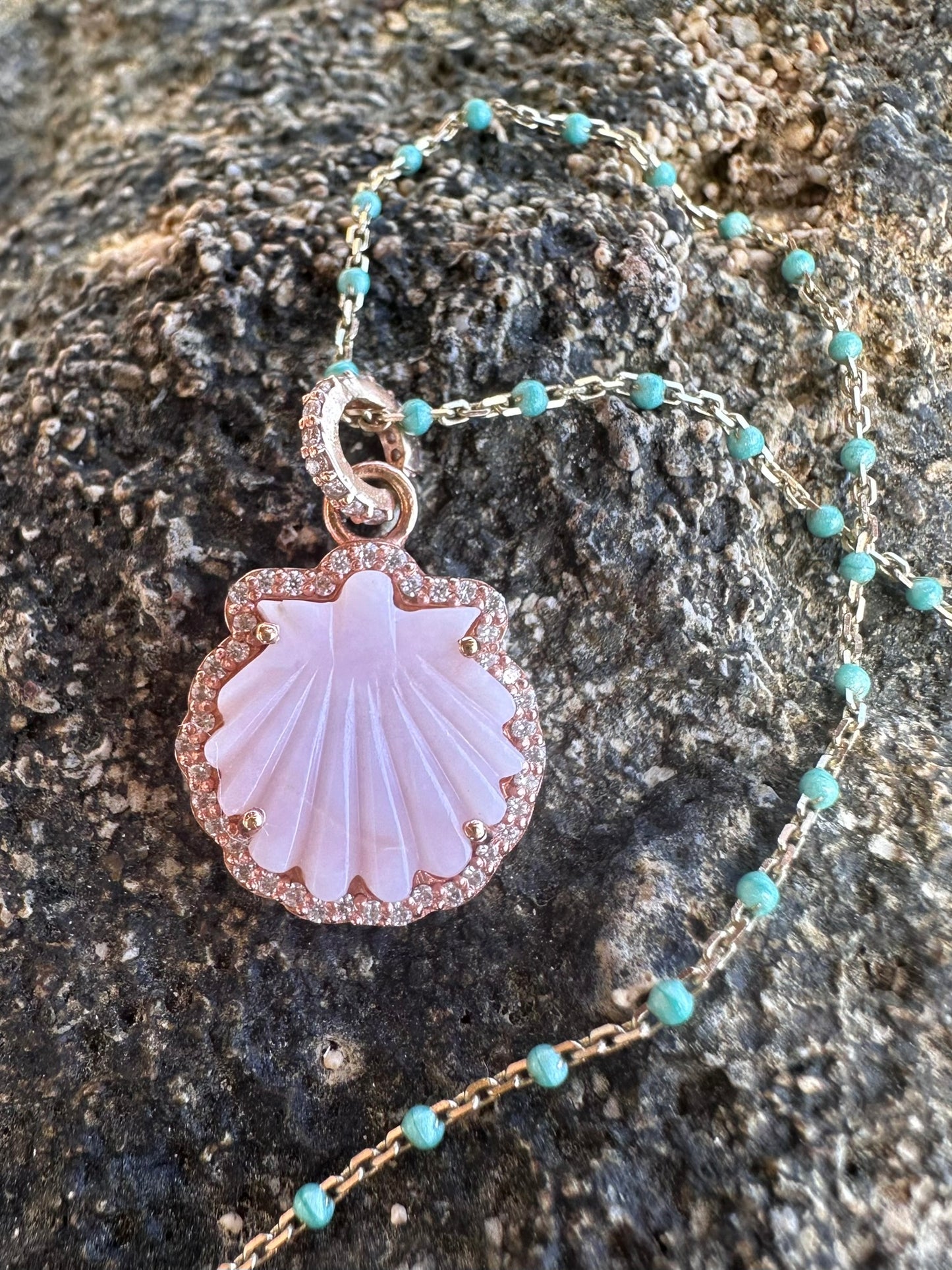 Rose opal seashell necklace waikiki blue NEW 2025