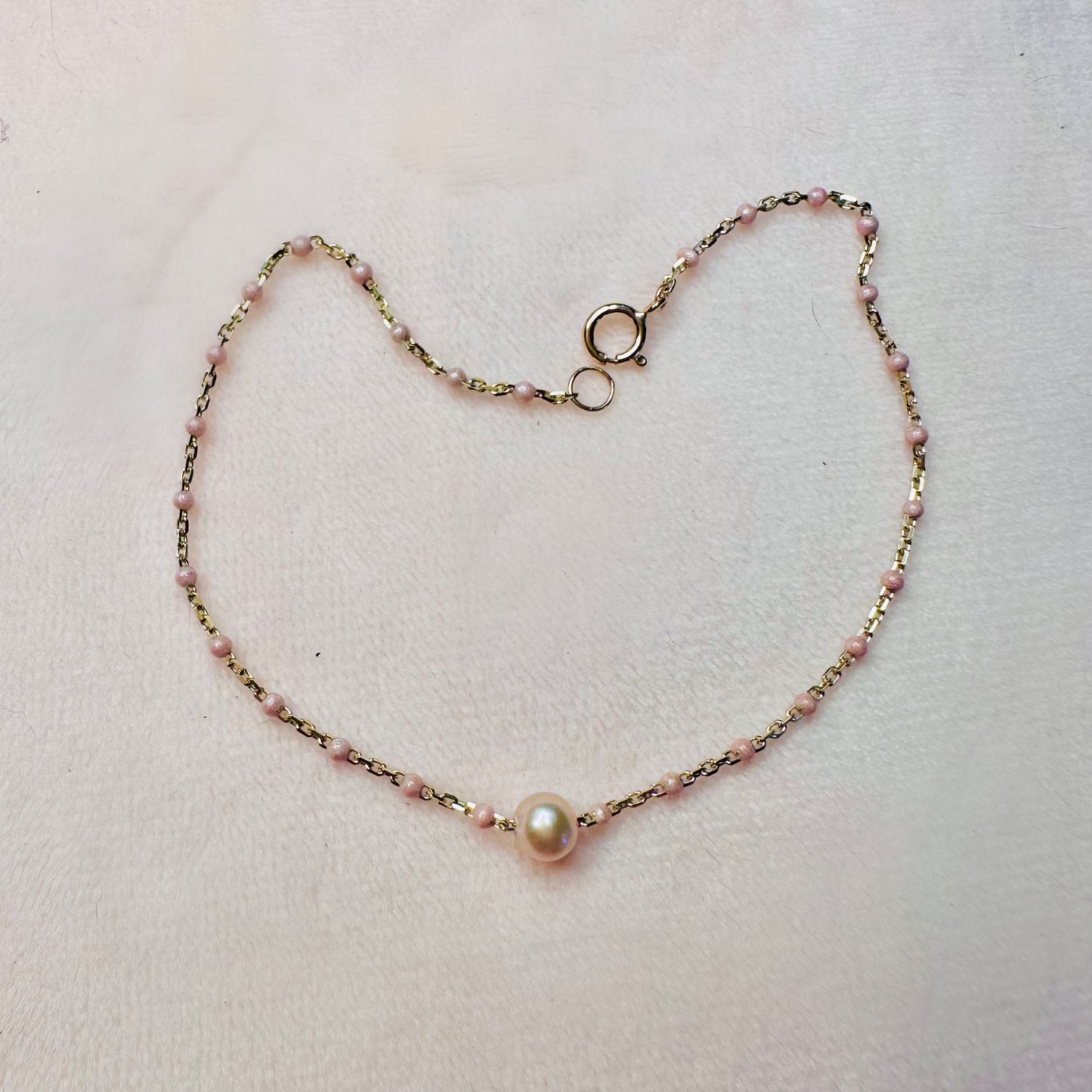 Pink & nude pearl bracelet
