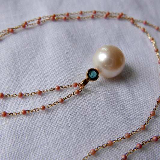 Sea  Necklace- Nude tahitian color with blue tourmaline