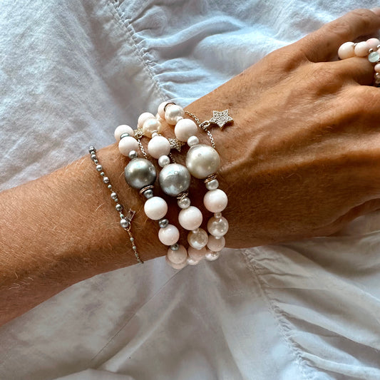 Sea and star pearls and coral bracelet
