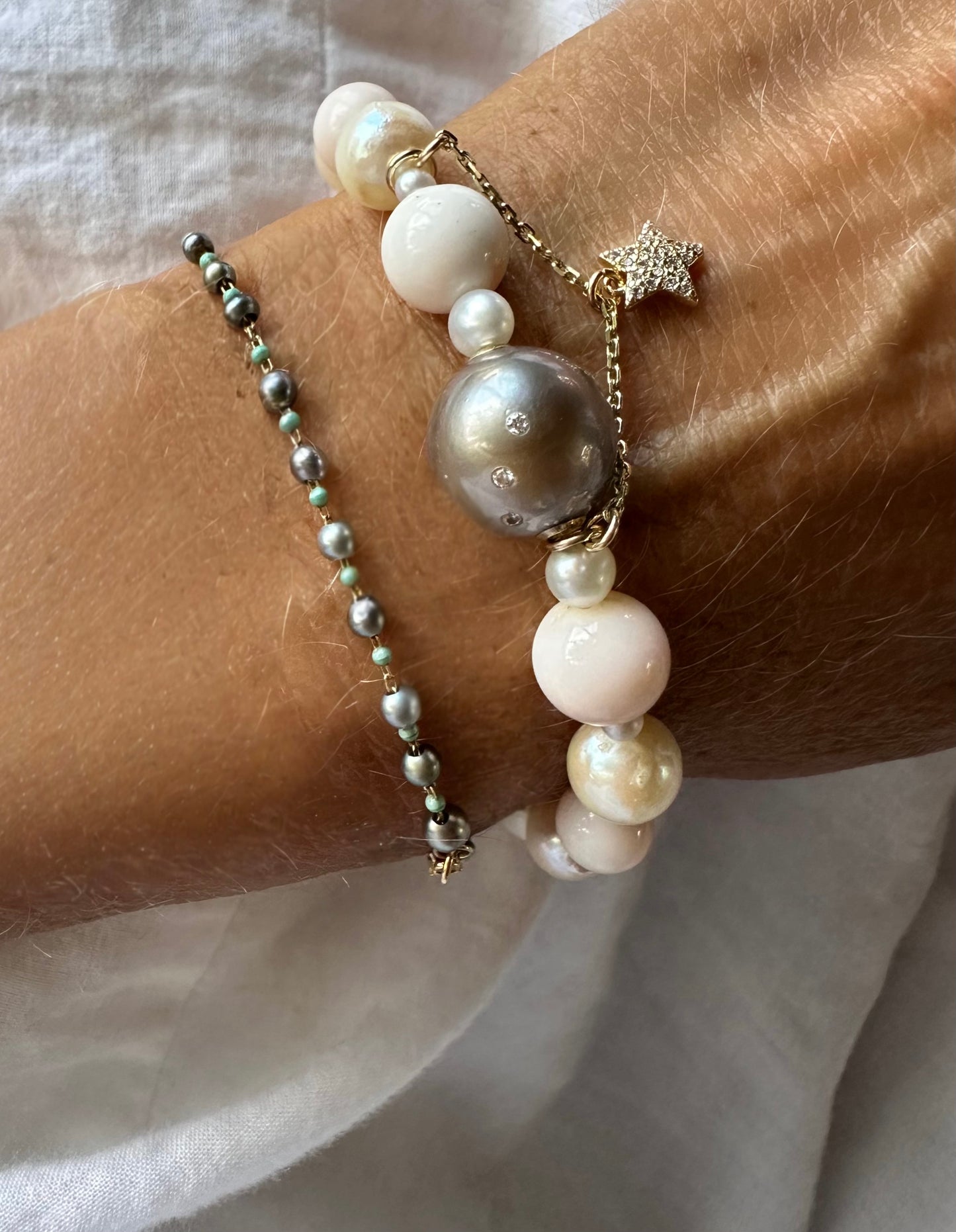 Sea and star pearls and coral bracelet