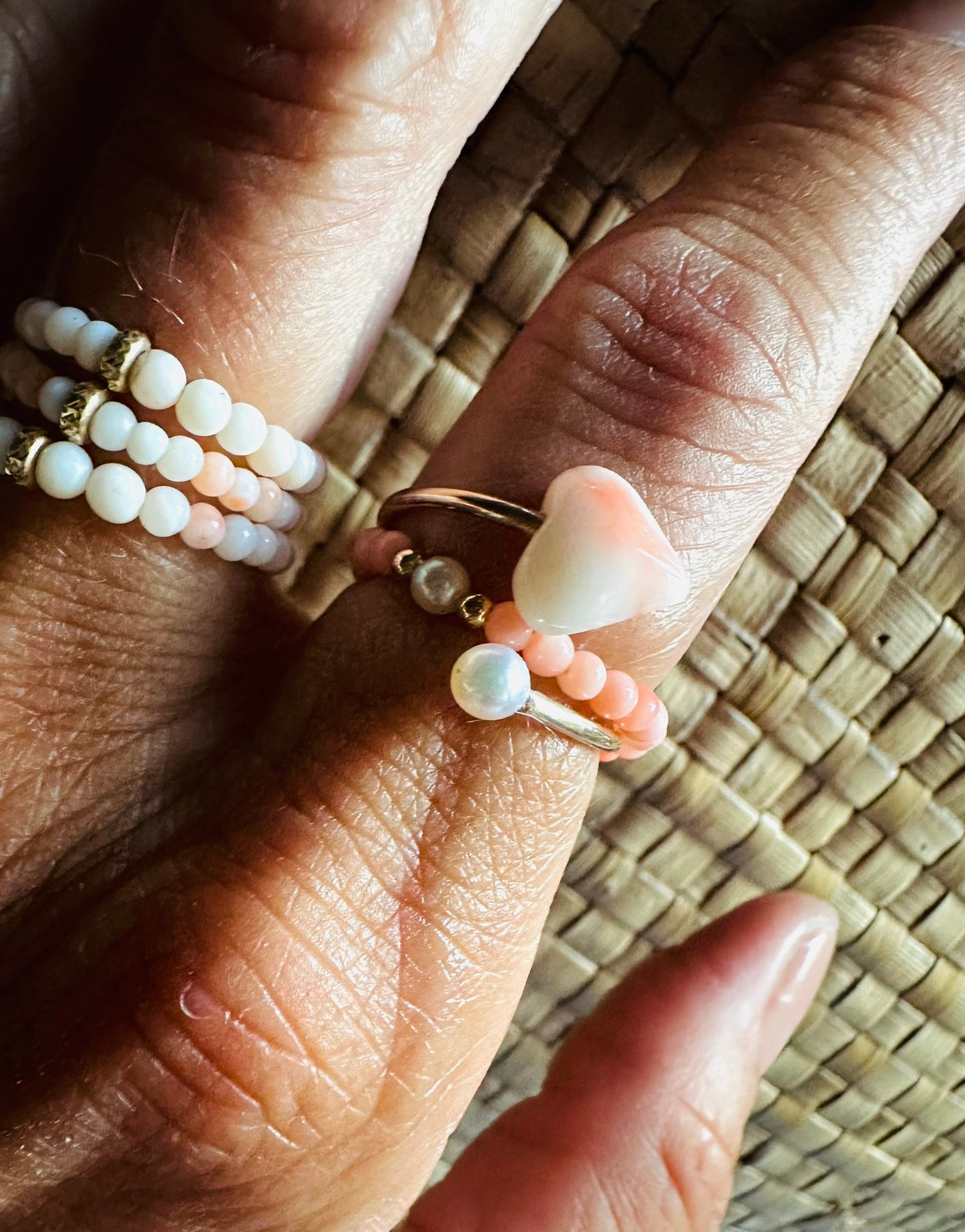 Coral Love Hug ring -open ring-