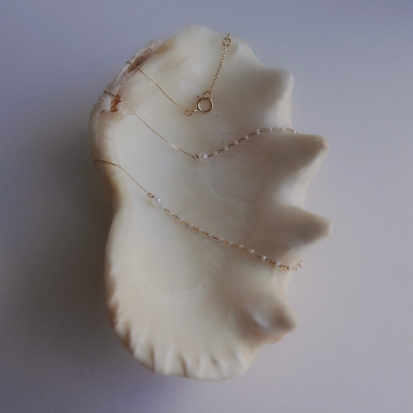 Island smile in white (baby akoya pearls) necklace