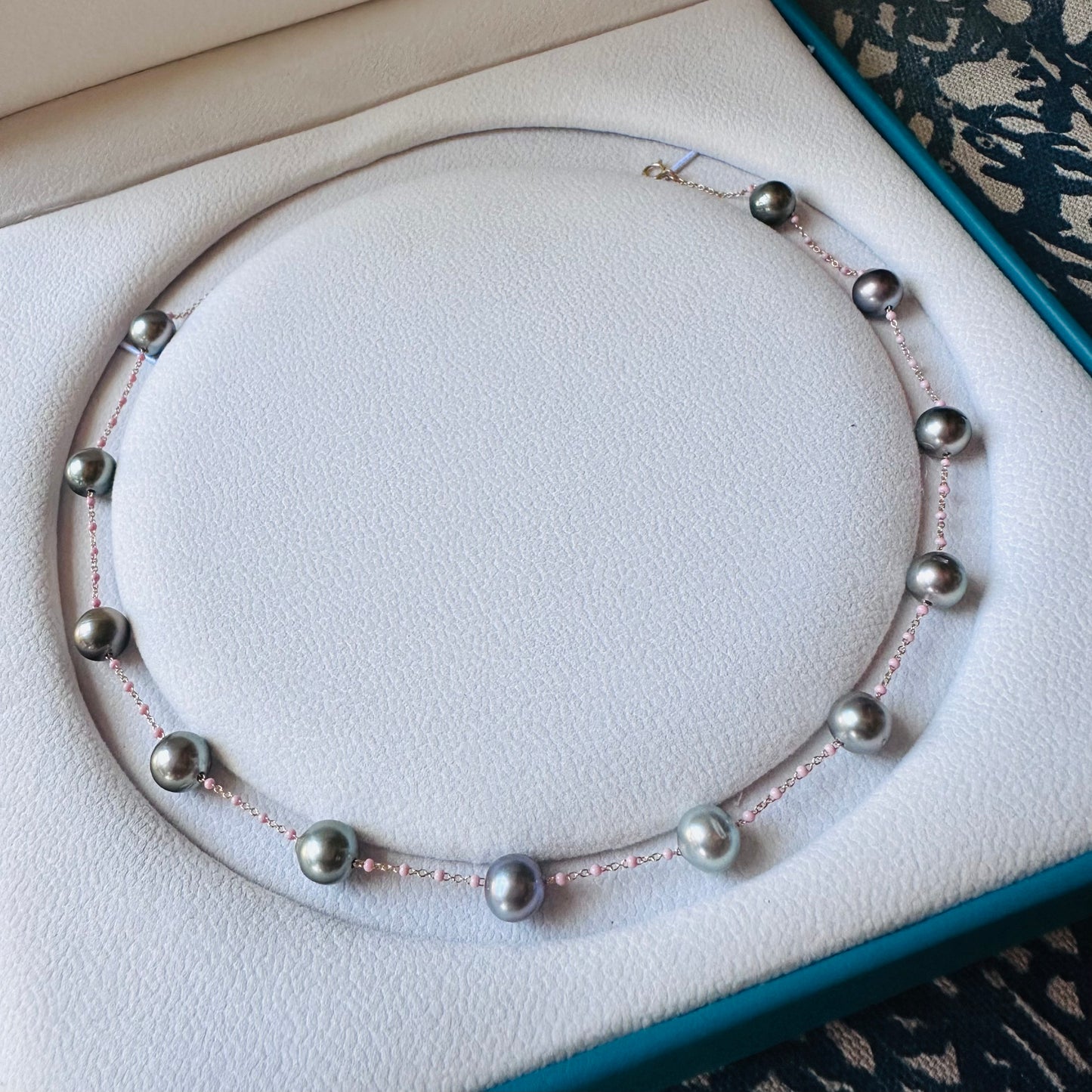 All around tahitian pearls necklace