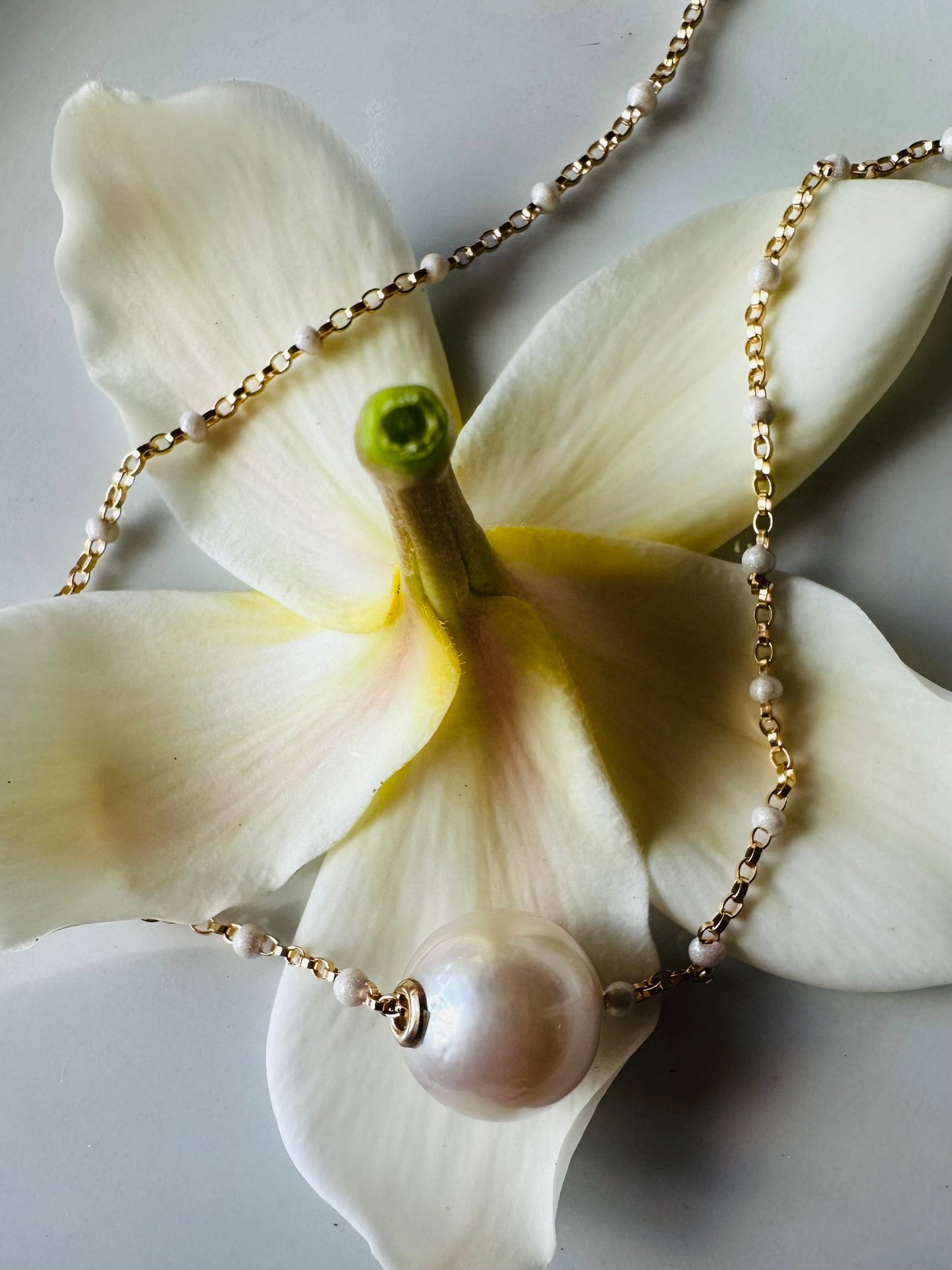 Pastel white Tahitian pearl 14ktgf NEW 2025