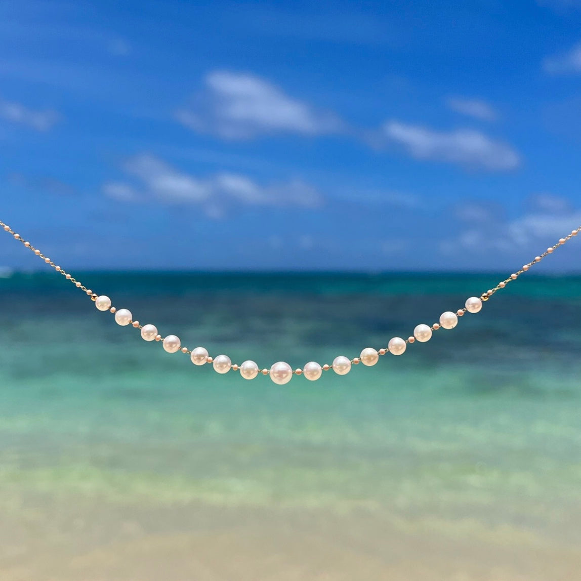 Summer in white - japanese akoya graduated necklace-