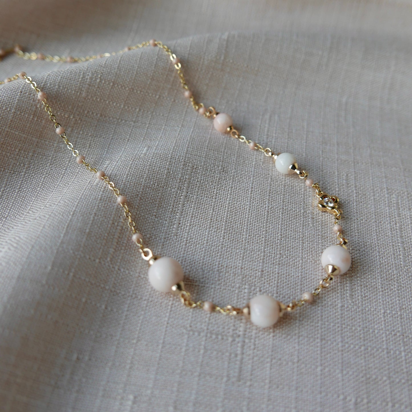 Angel skin coral mini Lei