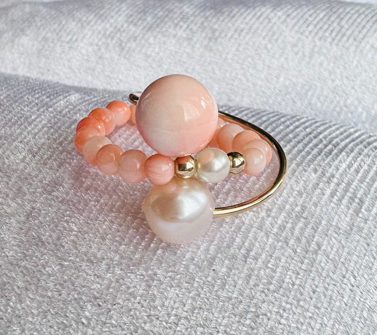 Baby akoya and coral pink ring - beads-