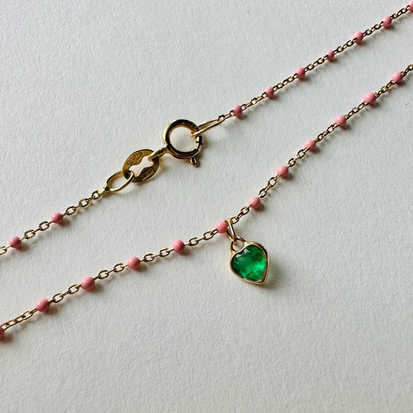 Emerald heart  mini -hibiscus pink- choker necklace