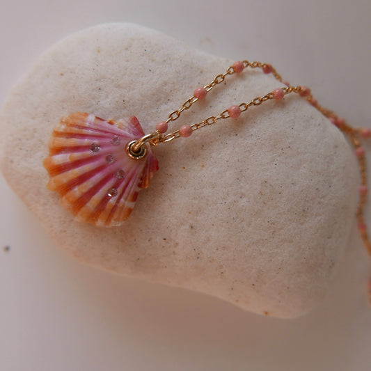 Sunrise shell necklace with diamonds constellation