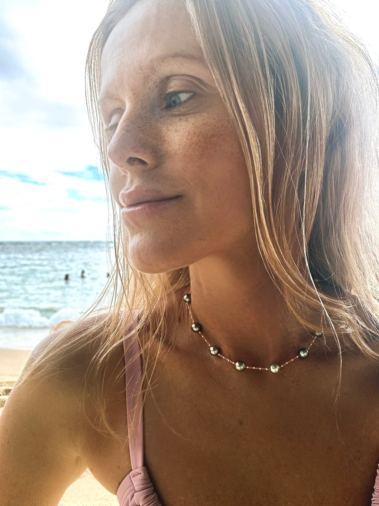 All around tahitian pearls necklace