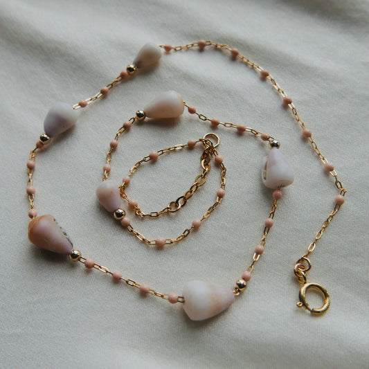 Sandy beach choker necklace