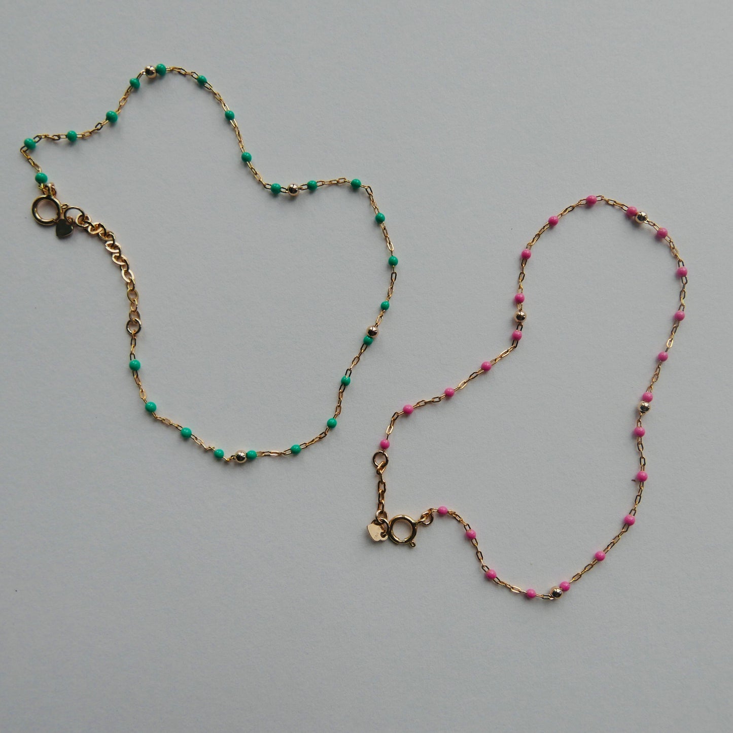 Enameled anklet with heart charm and solid gold beads