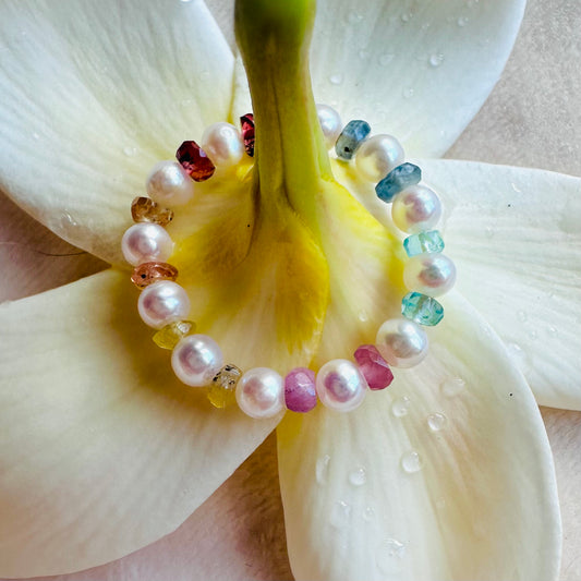 Rainbow sapphire pearls ring