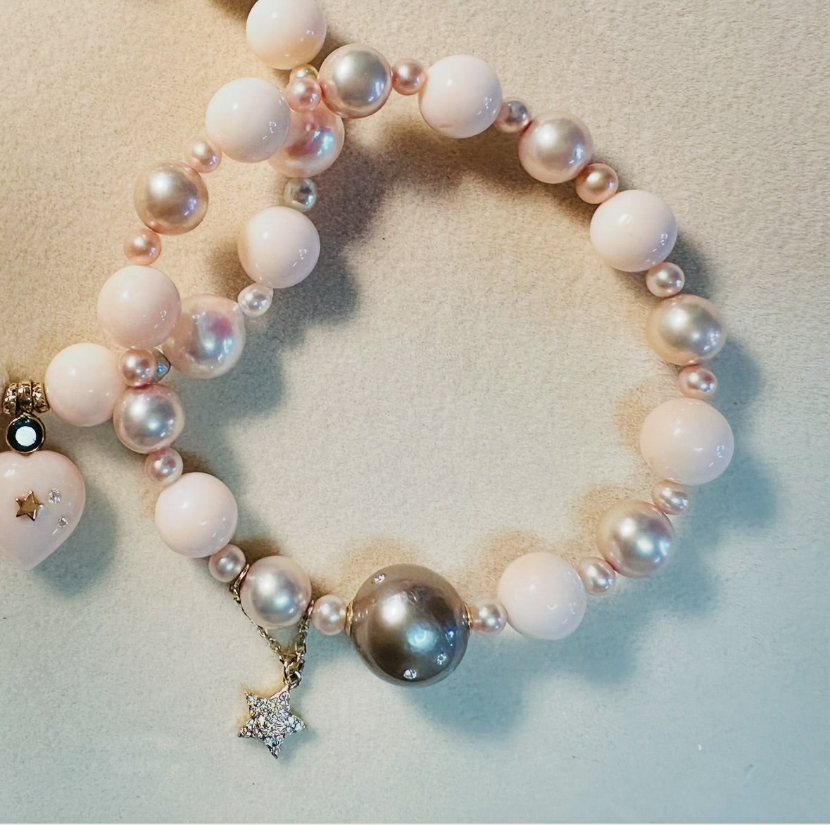 Sea and star pearls and coral bracelet