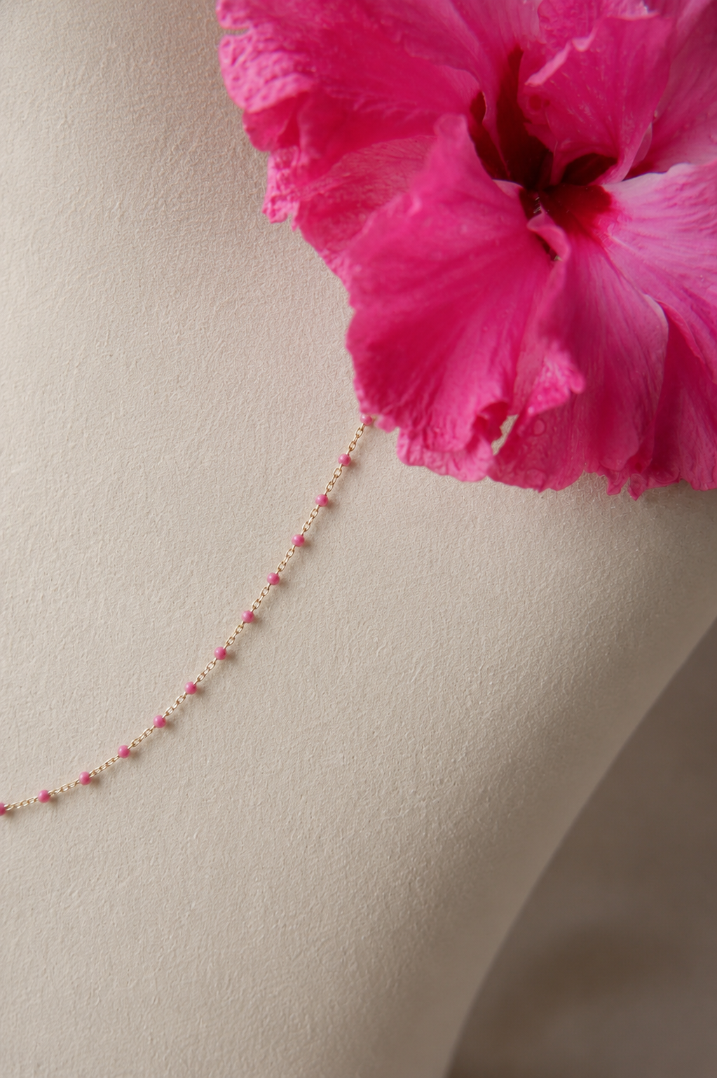 Island smile in Hibiscus Pink